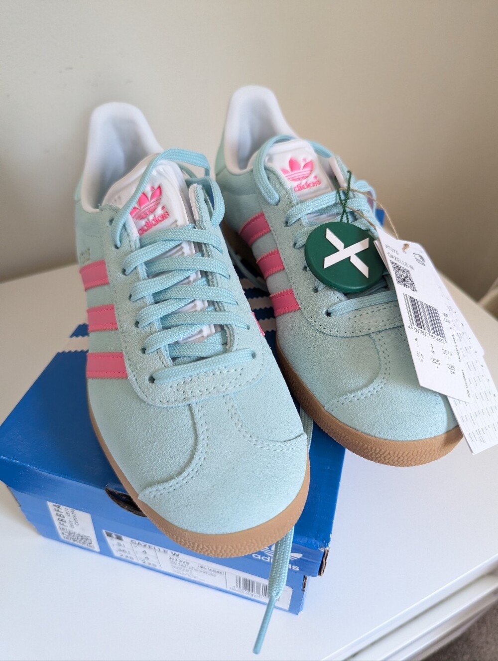 NWT NIB Adidas Gazelle Aqua / Turquoise and Pink Suede Sneakers | Size 5.5